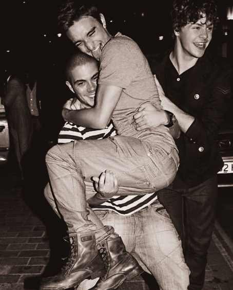 Max George shares heartbreaking Instagram tribute to bandmate Tom Parker